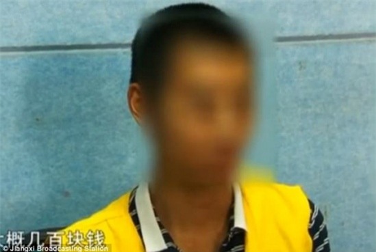 Cha rao bán con 2 tháng tuổi lấy tiền mua điện thoại xịn và quần áo nịnh nhân tình - Ảnh 3.