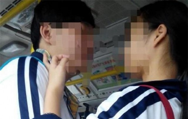 Cô bé 15 tuổi mang thai với cậu bạn cùng trường và nguyên nhân khiến người mẹ trẻ phải đau lòng - Ảnh 2.