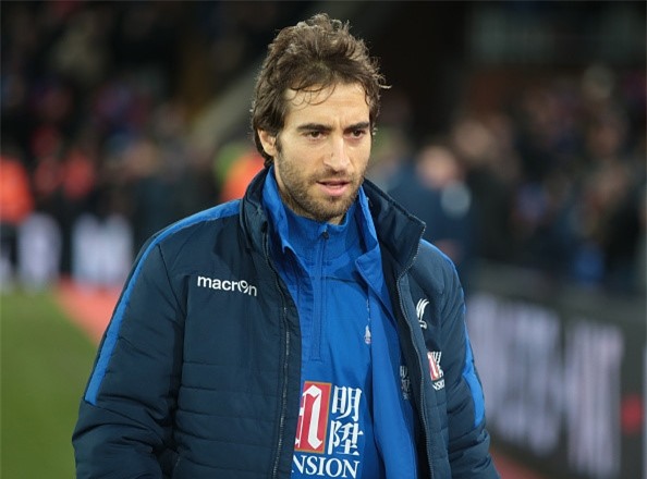 Ibra va nhung ngoi sao mat viec tai Premier League he nay hinh anh 3