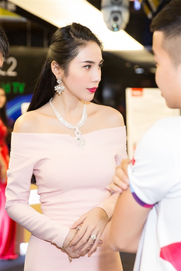 sao Việt,Thủy Tiên,Công Vinh,Thủy Tiên - Công Vinh