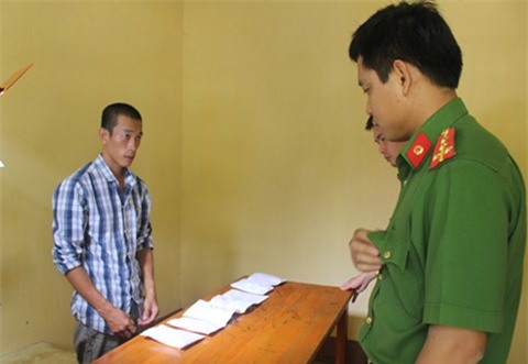 tro trọm tiem vang ròi dua cho thay tieu xai hinh anh 1