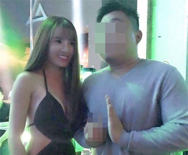 Thuy Tien len tieng ve viec em gai Cong Vinh di hat quan bar hinh anh 2