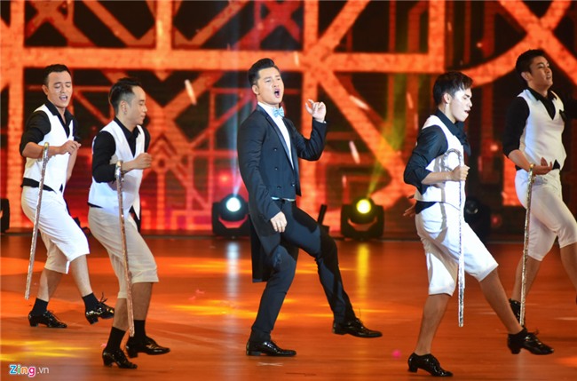 Suc quyen ru ma luc cua Khanh Thi dat tren tung buoc nhay hinh anh 10