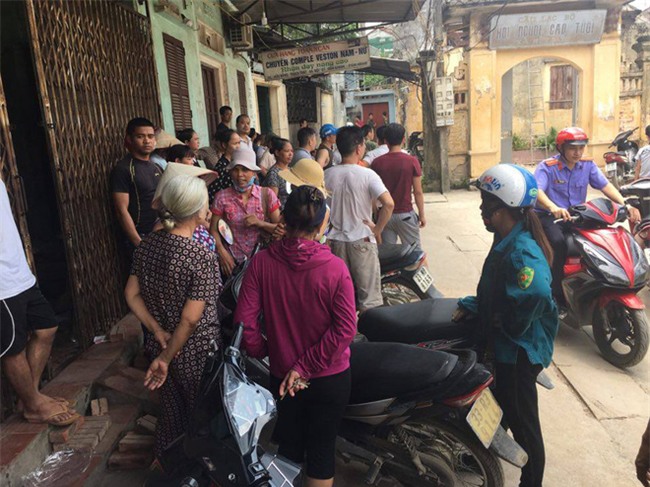 Vụ bé trai 35 ngày tuổi tử vong: Nghi bị sát hại vì có dòng chữ lạ trong nhà - Ảnh 2.