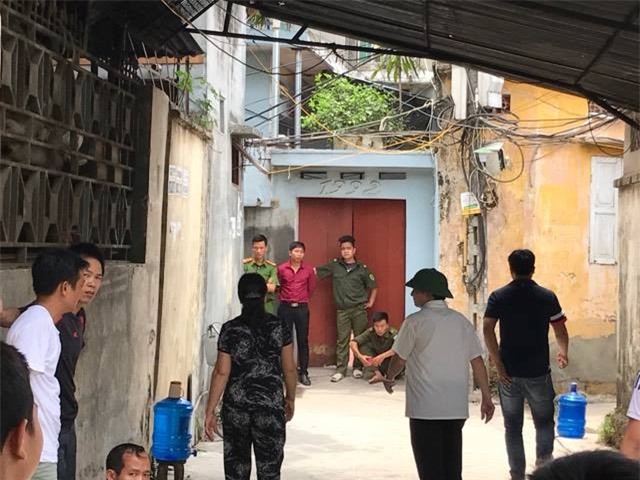 Vụ bé trai 35 ngày tuổi tử vong: Nghi bị sát hại vì có dòng chữ lạ trong nhà - Ảnh 4.