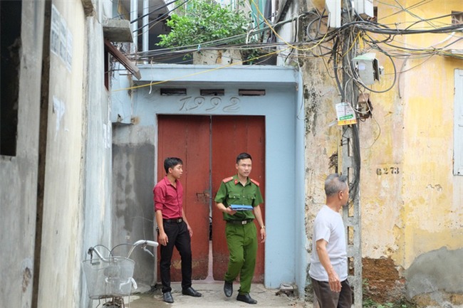 Vụ bé trai 33 ngày tuổi bị sát hại ở Thạch Thất: Xuất hiện dòng chữ ‘Tao giết cháu mày đấy’ ở chân cầu Thang- Ảnh 9.