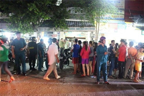 mo cua phong, chi chet lang khi thay em gai treo co hinh anh 1