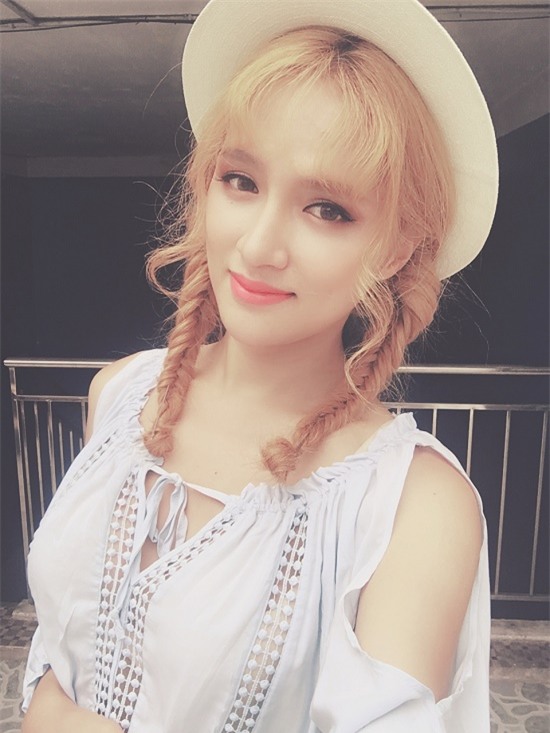 Ai bảo tóc tết hai bên quê như thím, ngắm sao Việt với kiểu tóc này mới thấy hết sự hay ho của nó - Ảnh 20.