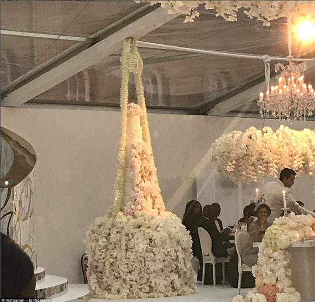 Đám cưới sang chảnh với 1 triệu bông hồng của con trai tỷ phú da màu giàu nhất thế giới - Ảnh 9.