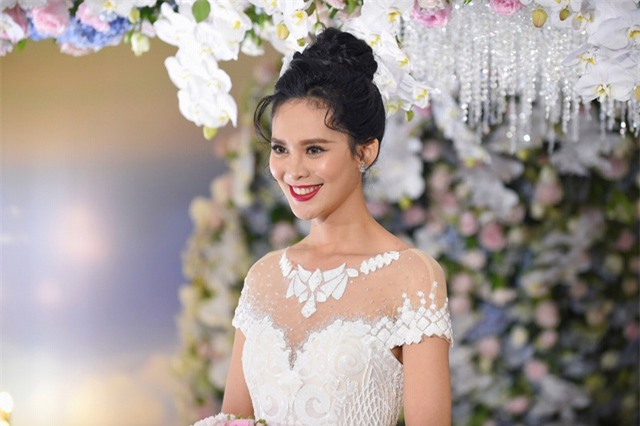 Người đẹp – đại gia và những đám cưới xa xỉ “kẻ tám lạng người nửa cân” khiến ai cũng phải mắt tròn mắt dẹt - Ảnh 1.