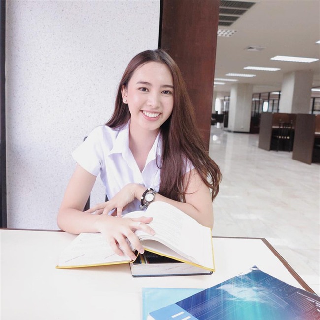 Chẳng cần xinh xuất sắc, cô bạn Thái Lan với nụ cười tươi như hoa hậu vẫn khiến người ta yêu thầm - Ảnh 4.
