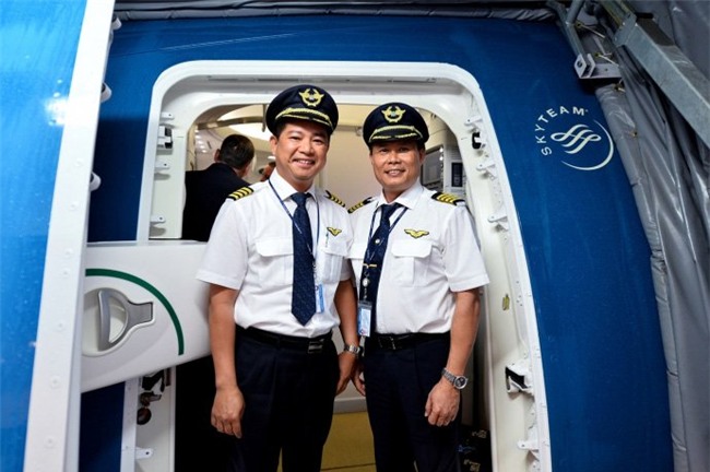 phi công, hàng không, máy bay, tiếp viên, hành khách, tiền lương, Vietnam Airlines
