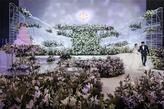 Mỹ nhân đẹp nhất nhì Thái Lan đeo nhẫn kim cương 5 carat, thay 6 bộ váy đắt đỏ trong đám cưới triệu đô - Ảnh 16.