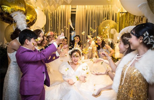 Mỹ nhân đẹp nhất nhì Thái Lan đeo nhẫn kim cương 5 carat, thay 6 bộ váy đắt đỏ trong đám cưới triệu đô - Ảnh 29.