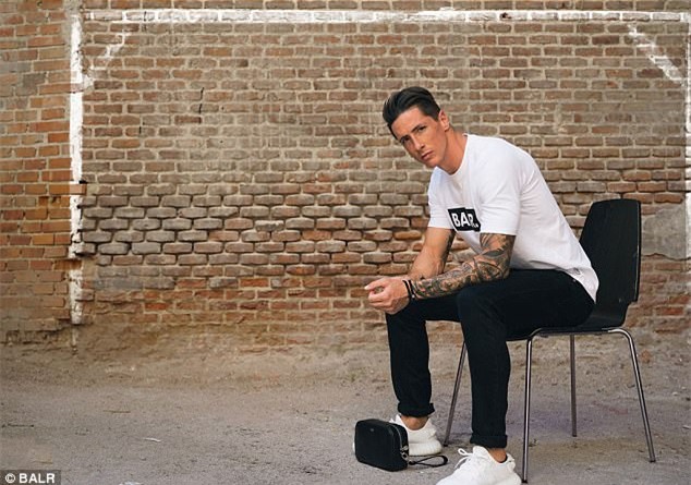 Cận cảnh vẻ đẹp trai nam tính của Fernando Torres khi hóa thân làm người mẫu - Ảnh 2.