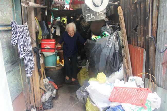 Rơi nước mắt chuyện người mẹ già 91 tuổi có 6 đứa con, cuối đời phải lượm ve chai nuôi con tâm thần - Ảnh 10.