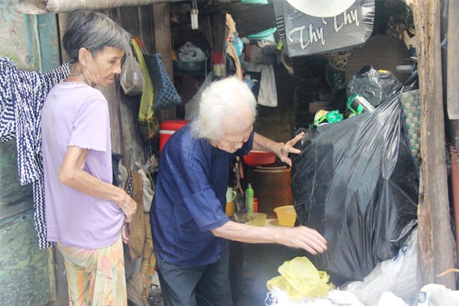 Rơi nước mắt chuyện người mẹ già 91 tuổi có 6 đứa con, cuối đời phải lượm ve chai nuôi con tâm thần - Ảnh 13.