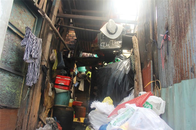 Rơi nước mắt chuyện người mẹ già 91 tuổi có 6 đứa con, cuối đời phải lượm ve chai nuôi con tâm thần - Ảnh 3.