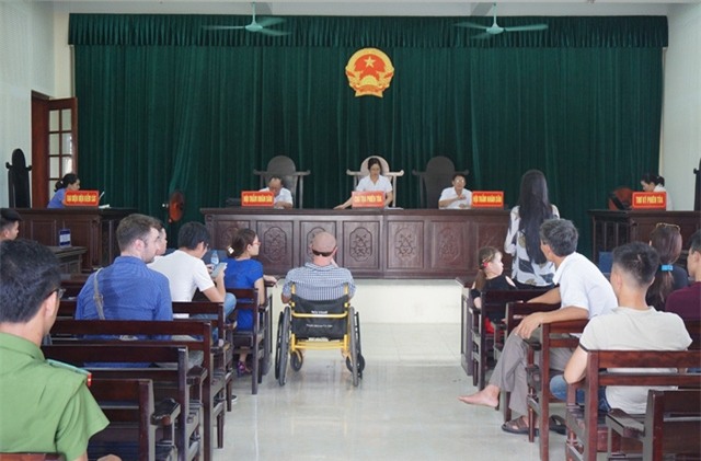 HĐXX tuyên án, giao chị Trần T.L. nuôi con, sở hữu toàn bộ tài sản và có trách nhiệm trả cho chồng cũ 500 triệu đồng tiền chênh lệch tài sản