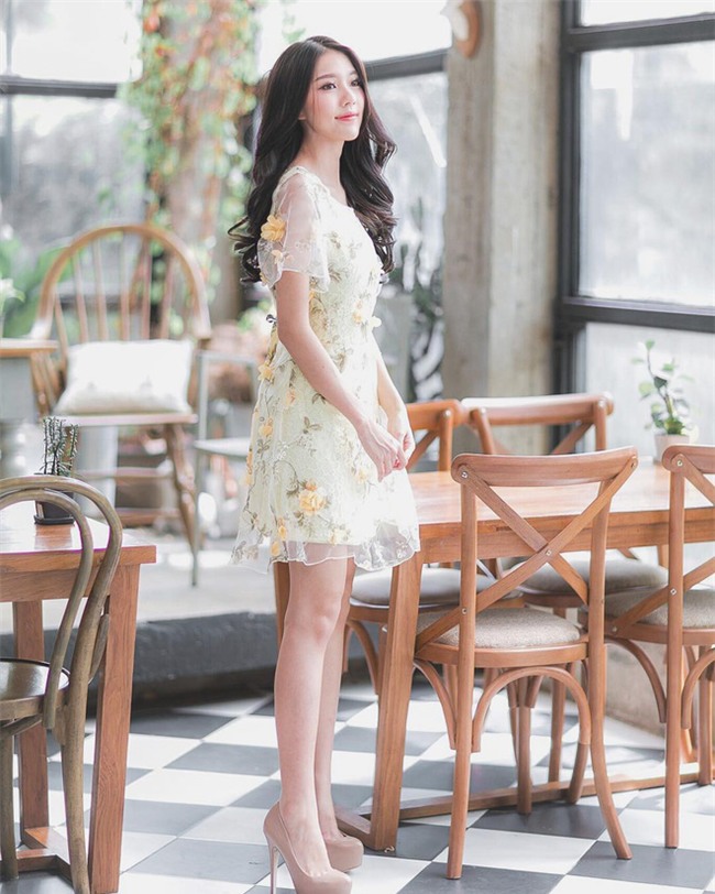 co gai thai lan xinh dep nhu nu than khien canh may rau xao xuyen - 8