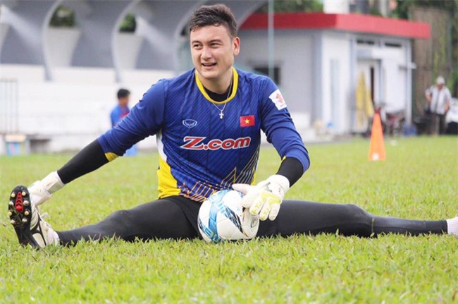 Vẻ đẹp lai của Lâm Tây, thủ thành số 1 đội tuyển Việt Nam - Ảnh 7.