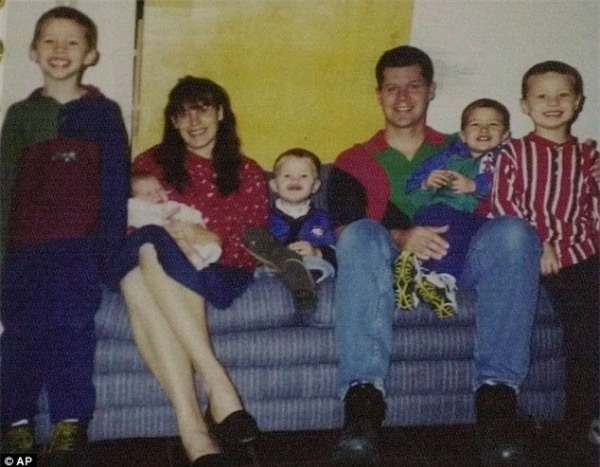 Vụ án gây chấn động nước Mỹ: Mắc chứng trầm cảm kéo dài, người mẹ nhẫn tâm dìm chết 5 con ruột trong bồn tắm - Ảnh 4.