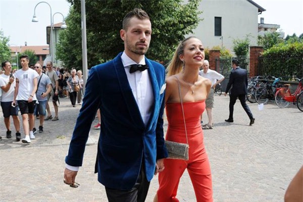 Lễ cưới lung linh của trai đẹp Darmian - Ảnh 9.