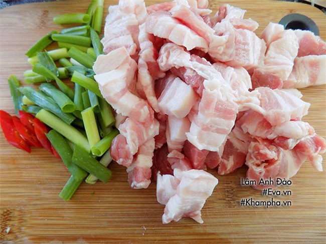 thit lon rim chao la mieng dua com ngay mua - 3