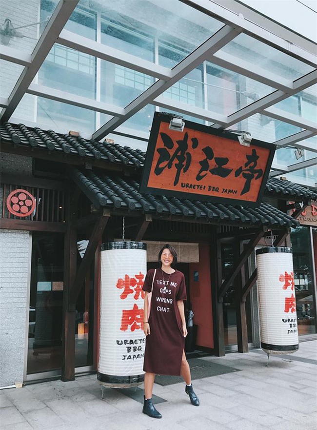 Ngọc Trinh khoe chân thon dài mướt mải, trong khi Hà Hồ lấp ló vòng 1 nóng bỏng - Ảnh 25.