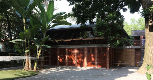 giua trung tam ha noi co ngoi nha tre truyen thong dep the nay sao? hinh anh 11