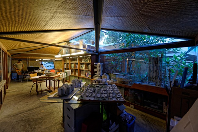 giua trung tam ha noi co ngoi nha tre truyen thong dep the nay sao? hinh anh 13