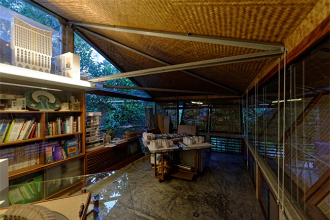 giua trung tam ha noi co ngoi nha tre truyen thong dep the nay sao? hinh anh 9