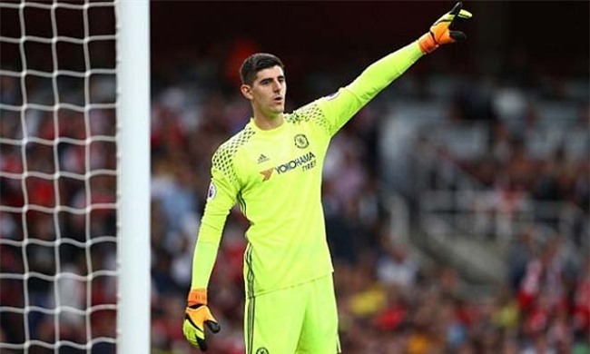 Loạn ở Chelsea: Costa bị đuổi, Courtois ghen tức dọa bỏ đi - 2