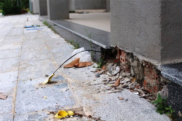 Khu phố khang trang, đối diện Trung tâm hành chính tỉnh nhưng vắng bóng người