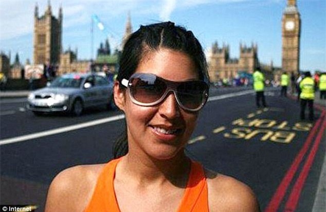 Nhà thiết kế nổi tiếng giết 2 con thơ bằng chiếc cà vạt của chồng sau khi ngừng uống thuốc trầm cảm - Ảnh 1.