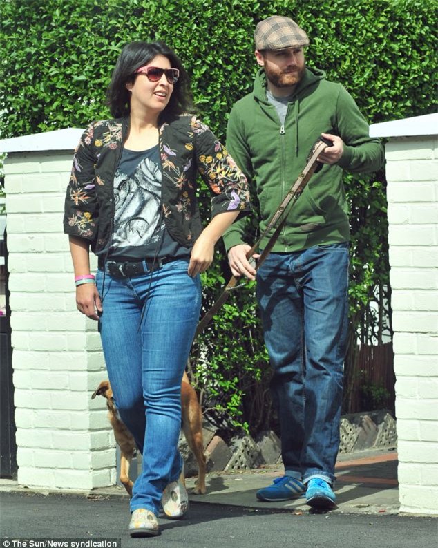 Nhà thiết kế nổi tiếng giết 2 con thơ bằng chiếc cà vạt của chồng sau khi ngừng uống thuốc trầm cảm - Ảnh 4.