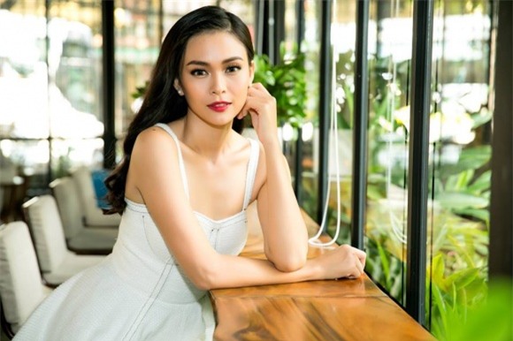 Mâu Thủy, người mẫu Mâu Thủy, Hoa hậu Hoàn vũ