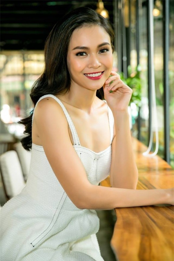 Mâu Thủy, người mẫu Mâu Thủy, Hoa hậu Hoàn vũ