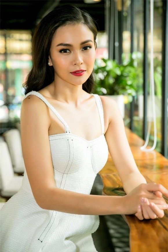 Mâu Thủy, người mẫu Mâu Thủy, Hoa hậu Hoàn vũ