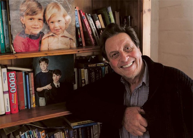 Gia đình có anh là tỷ phú, em là triệu phú đã được cha nuôi dạy như thế nào? - Ảnh 2.