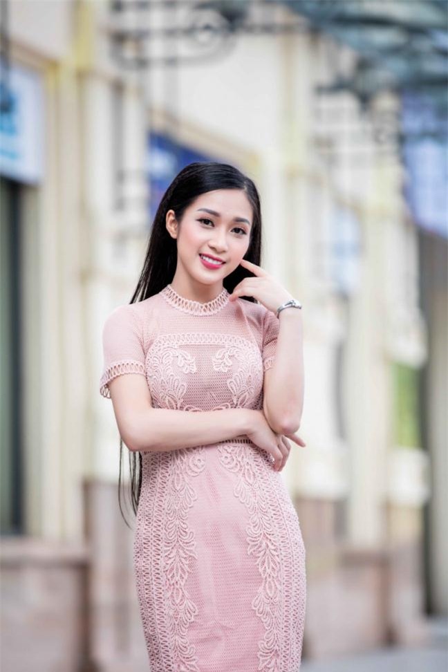 Tranh cai kich liet khi hoc tro Dam Vinh Hung dang quang Than tuong Bolero 2017