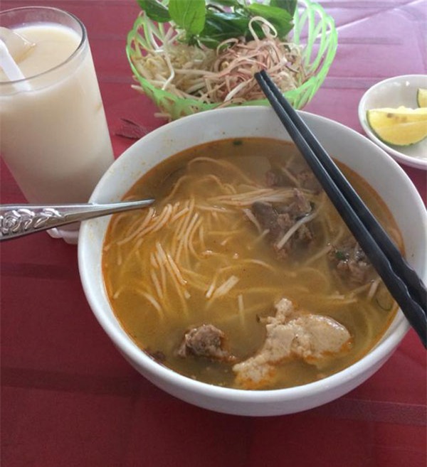 ngay cua cha: khoe bua com toan hanh bo nau, co gai khien "hoi nguoi ghet an hanh" choang vang - 11