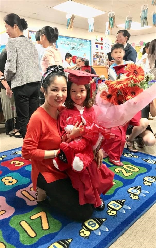 Thuy Nga ke chuyen nuoi con mot minh, chong cu khong ngo ngang hinh anh 2