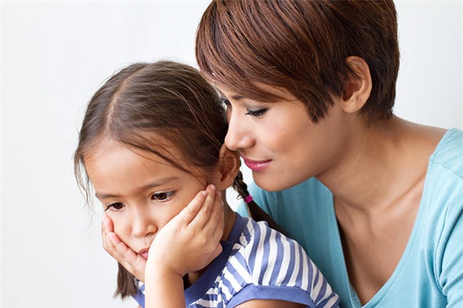 Nói với con những câu dưới đây mỗi ngày, trẻ sẽ tự tin và hạnh phúc - Ảnh 1.