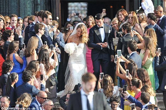 Morata đi thuyền trong lễ cưới đẹp như cổ tích ở Venice - Ảnh 1.