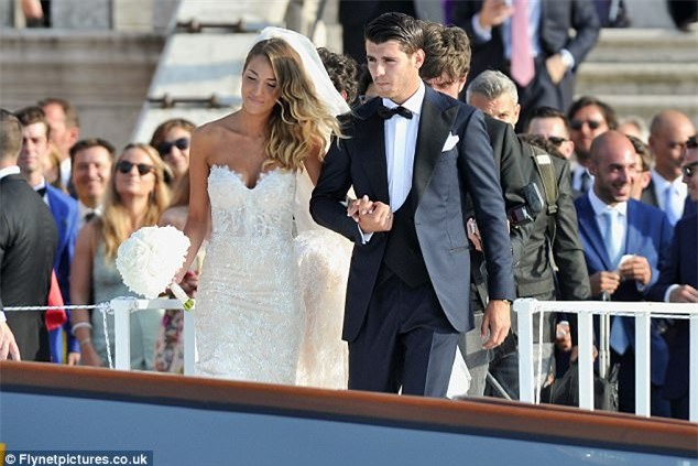 Morata đi thuyền trong lễ cưới đẹp như cổ tích ở Venice - Ảnh 5.