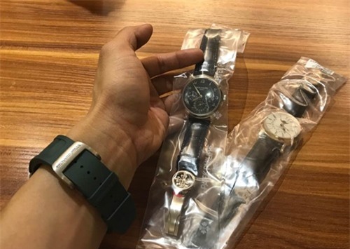 Anh em ghen tị Cường Đôla vì loạt đồng hồ đắt đỏ hơn cả siêu xe - 12