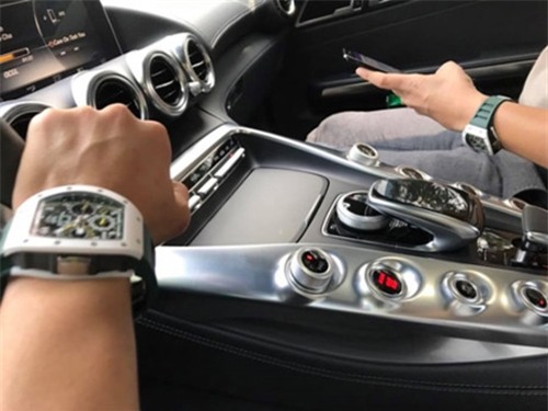 Anh em ghen tị Cường Đôla vì loạt đồng hồ đắt đỏ hơn cả siêu xe - 6