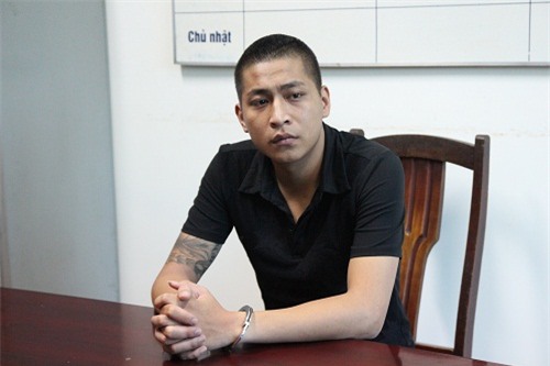 vu danh, bat bac si quy xin loi: “neu toi khong quy xin loi, ho se giet ca nha toi” - 2