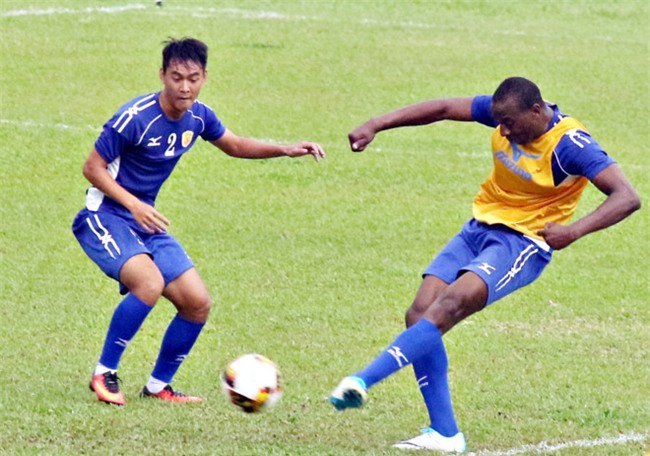 Cong Vinh ky hop dong voi tien dao dat gia hinh anh 1